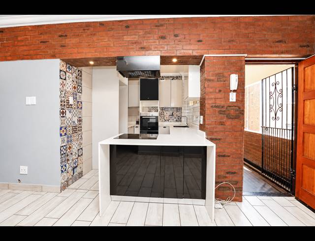 2 BEDROOM APARTMENT FOR SALE IN MORNINGSIDE